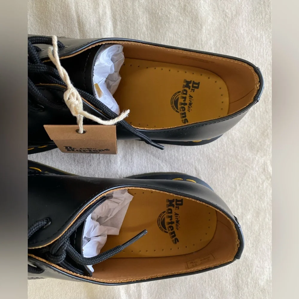 NIB Dr. Martens 1461 Unisex Black Leather Oxfords Yellow Stitching Standard Fit - Picture 3 of 10